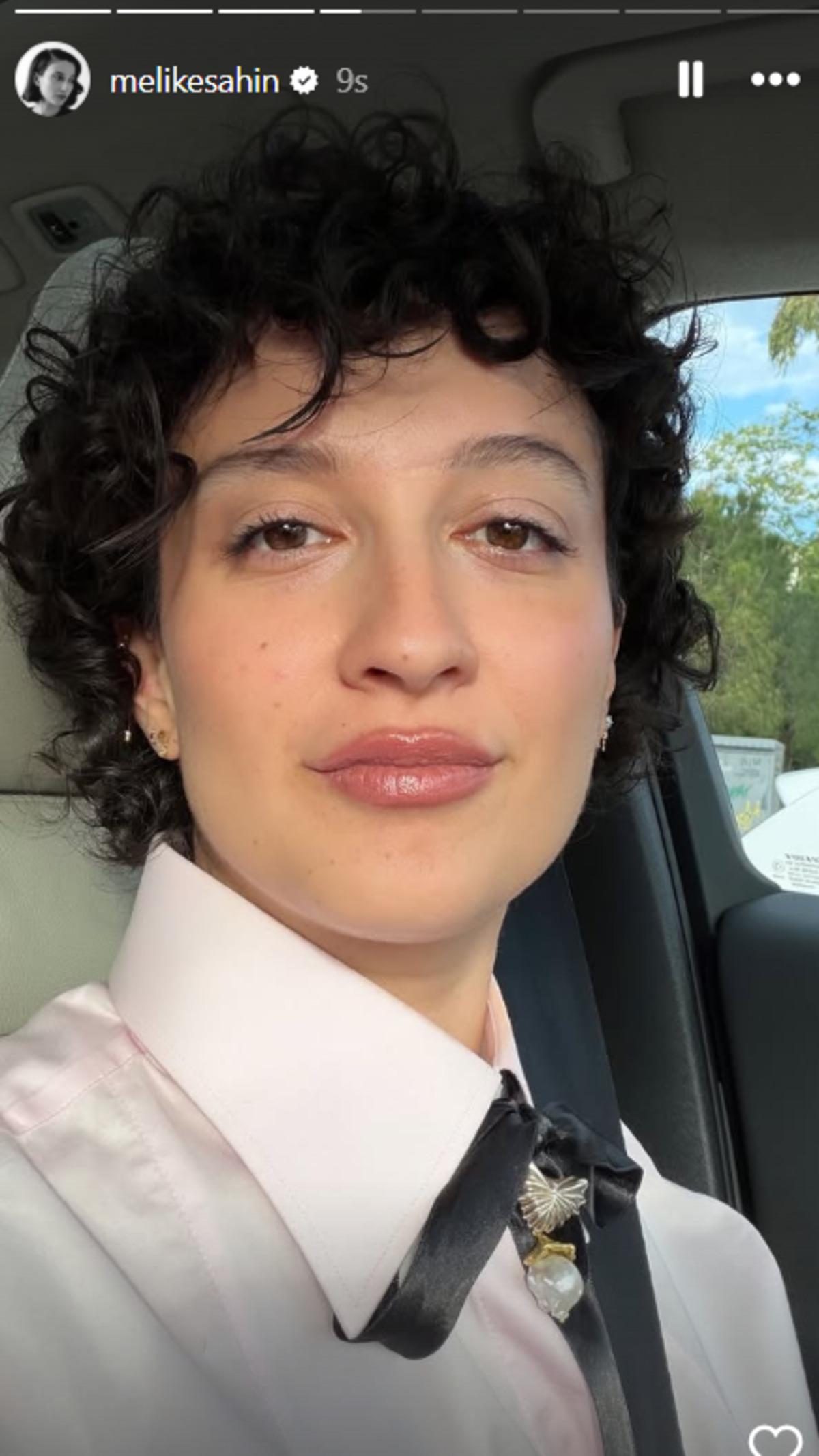 Melike Şahin sa&ccedil;larını kısacık kestirdi! İşte yeni imajı 2