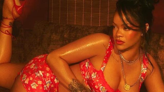 Rihanna yaz koleksiyonunu tanıttı! Cesur seçim