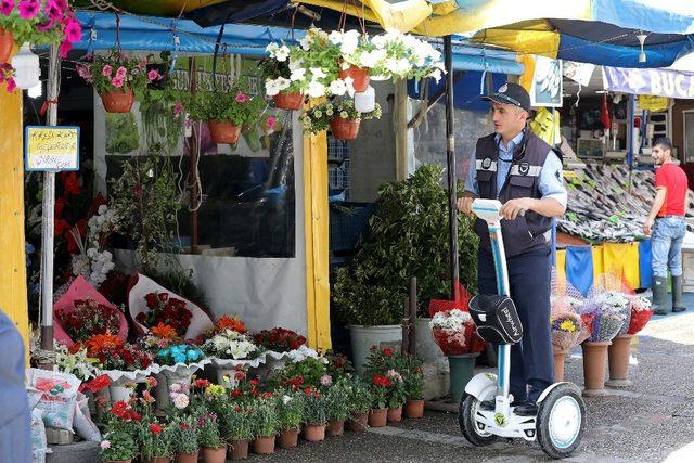 Buca zabıtasından pazar denetimi