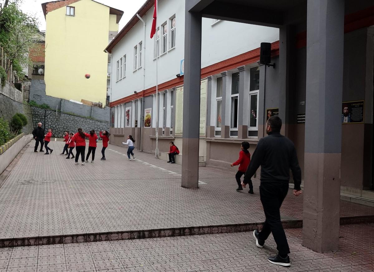 Teori, pratiğe d&ouml;n&uuml;şt&uuml;! Nesli t&uuml;kenme tehlikesindeydi: &Ouml;ğrenciler kurtardı! 2