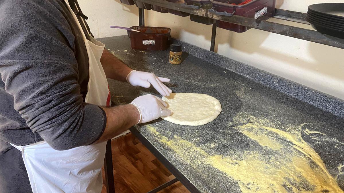 Klavyeyi bıraktı, merdaneyi se&ccedil;ti: Yazılımcıdan  pizzacıya  d&ouml;n&uuml;şt&uuml; 4