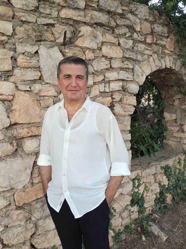 Otob&uuml;ste kalbi duran yolcu yaşam savaşını kaybetti 1