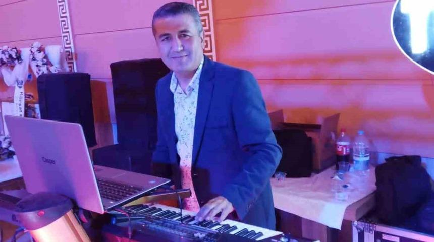 Otob&uuml;ste kalbi duran yolcu yaşam savaşını kaybetti