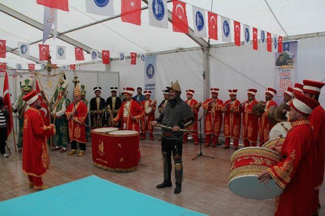 &Ccedil;orum 8. Kitap Fuarı ve K&uuml;lt&uuml;r G&uuml;nleri başladı 4