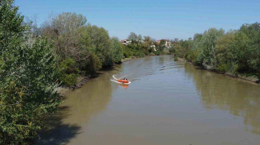 Nehre d&uuml;şen &ccedil;ocuk i&ccedil;in arama &ccedil;alışmaları 6 g&uuml;nd&uuml;r s&uuml;r&uuml;yor