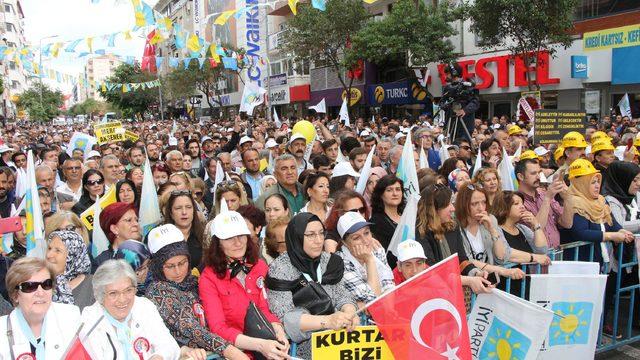 Akşener: İYİ Parti'yi seçime sokmamak gibi bir planı yırtar atarız