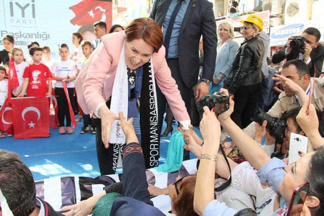 Akşener: İYİ Parti'yi seçime sokmamak gibi bir planı yırtar atarız