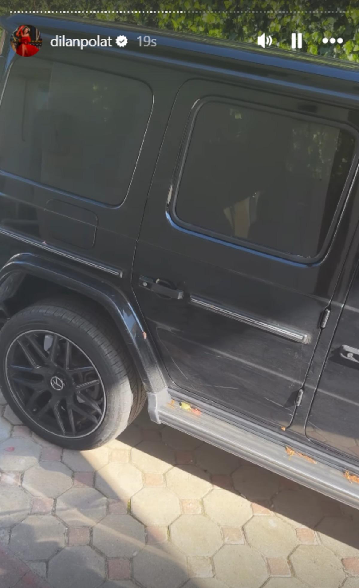 Dilan Polat kocasının arabasına &ccedil;arptı! Paylaşımlar g&uuml;ndemde 1