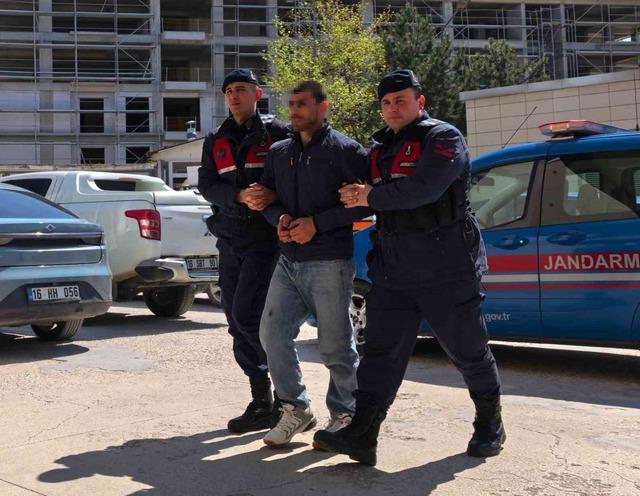 Bursa&rsquo;da 17 yıl hapis cezası bulunan şahıs jandarma ekiplerince yakalandı 3