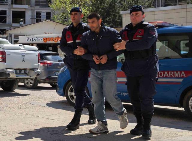 Bursa&rsquo;da 17 yıl hapis cezası bulunan şahıs jandarma ekiplerince yakalandı 1