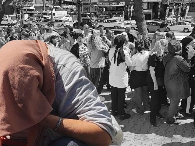 100 TL'den satışa sunuldu, izdiham oluştu! Ezilme tehlikesi ge&ccedil;irdiler