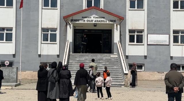 Y&uuml;ksekova&rsquo;da 4 bin 69 &ouml;ğrenci bursluluk sınavında ter d&ouml;kt&uuml; 2