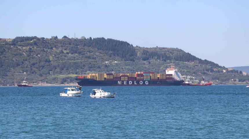 &Ccedil;anakkale Boğazı&rsquo;nda konteyner gemisi makine arızası yaptı