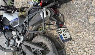Osmaniye&rsquo;de k&ouml;peğe &ccedil;arpan motosikletli ağır yaralandı