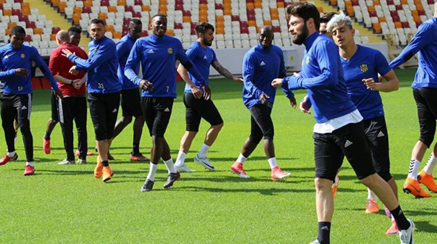 Yeni Malatyaspor'un oyuncuları idmana &ccedil;ıkmadı!