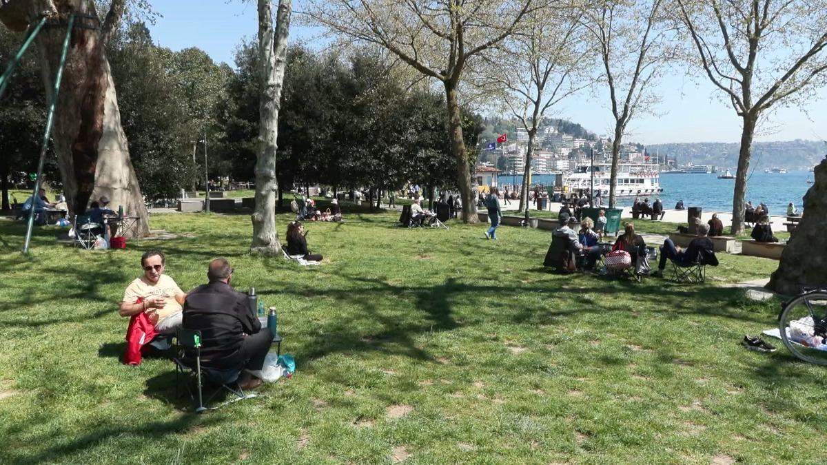 Bebek Sahil de bahar yoğunluğu: Sıcak havayı fırsat bilenler, denize girdiler 5