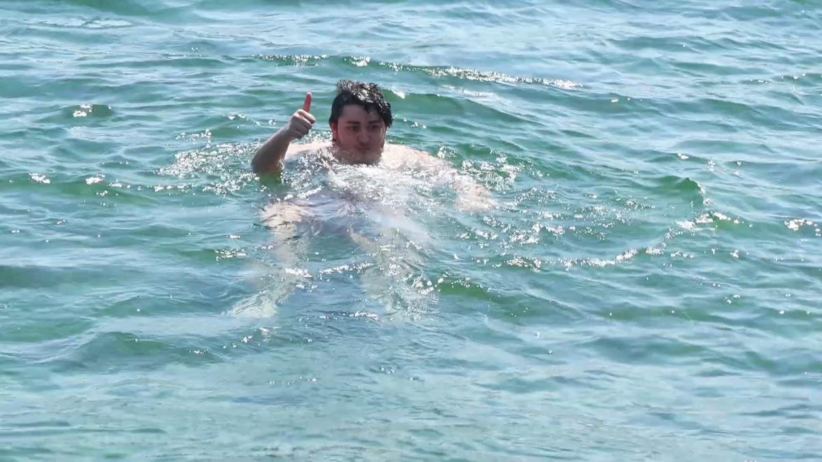 Bebek Sahil de bahar yoğunluğu: Sıcak havayı fırsat bilenler, denize girdiler 3