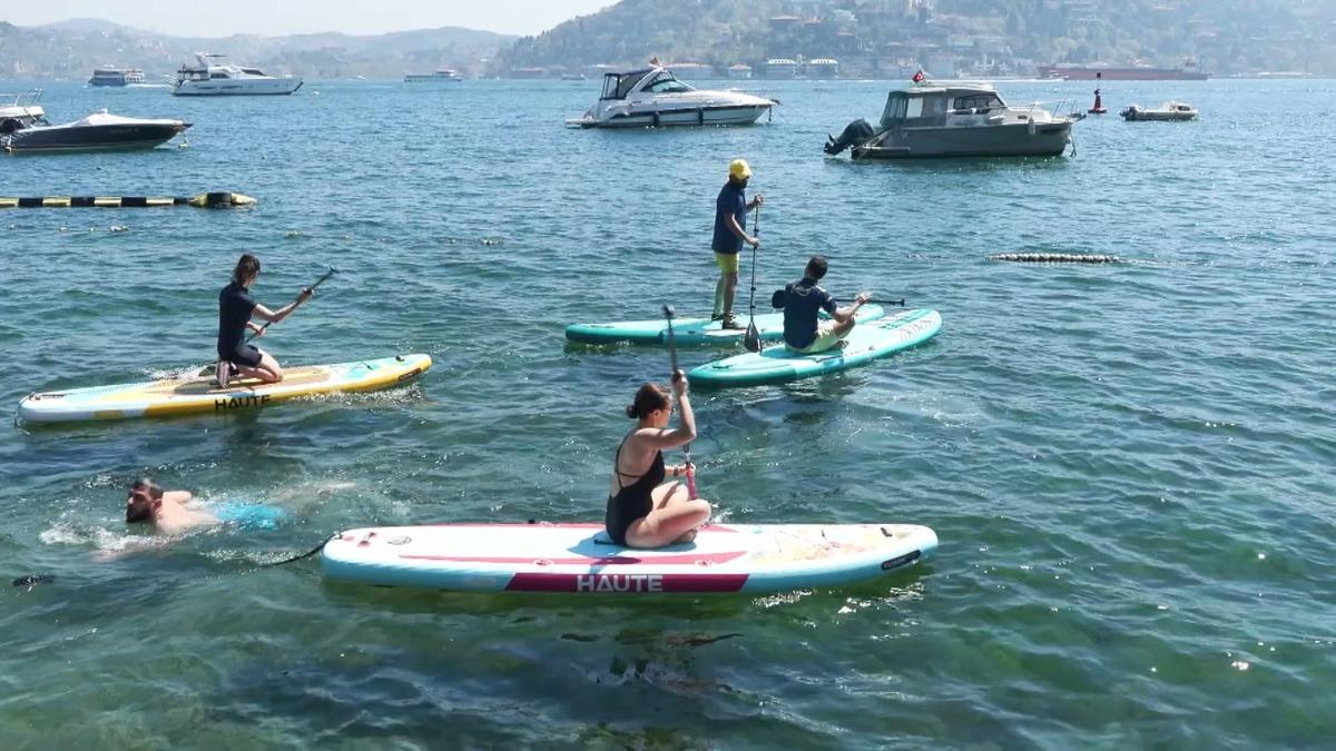 Bebek Sahil de bahar yoğunluğu: Sıcak havayı fırsat bilenler, denize girdiler 1