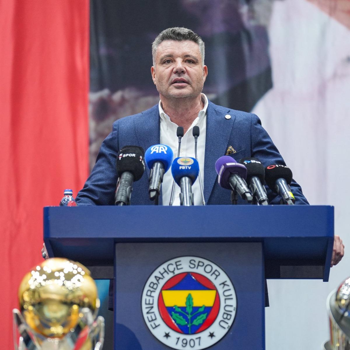 Sadettin Saran dan bir ilk! Galatasaray derbisi &ouml;ncesi s&uuml;rpriz 4