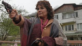 Müjde Ar'dan Şahsiyet dizisinde silahlı sahne!