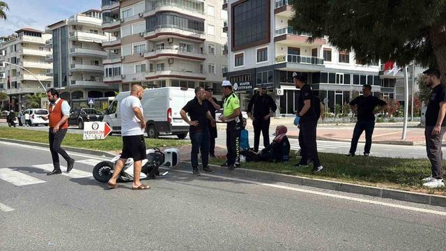 Antalya’da motosikletler çarpıştı: 3 yaralı