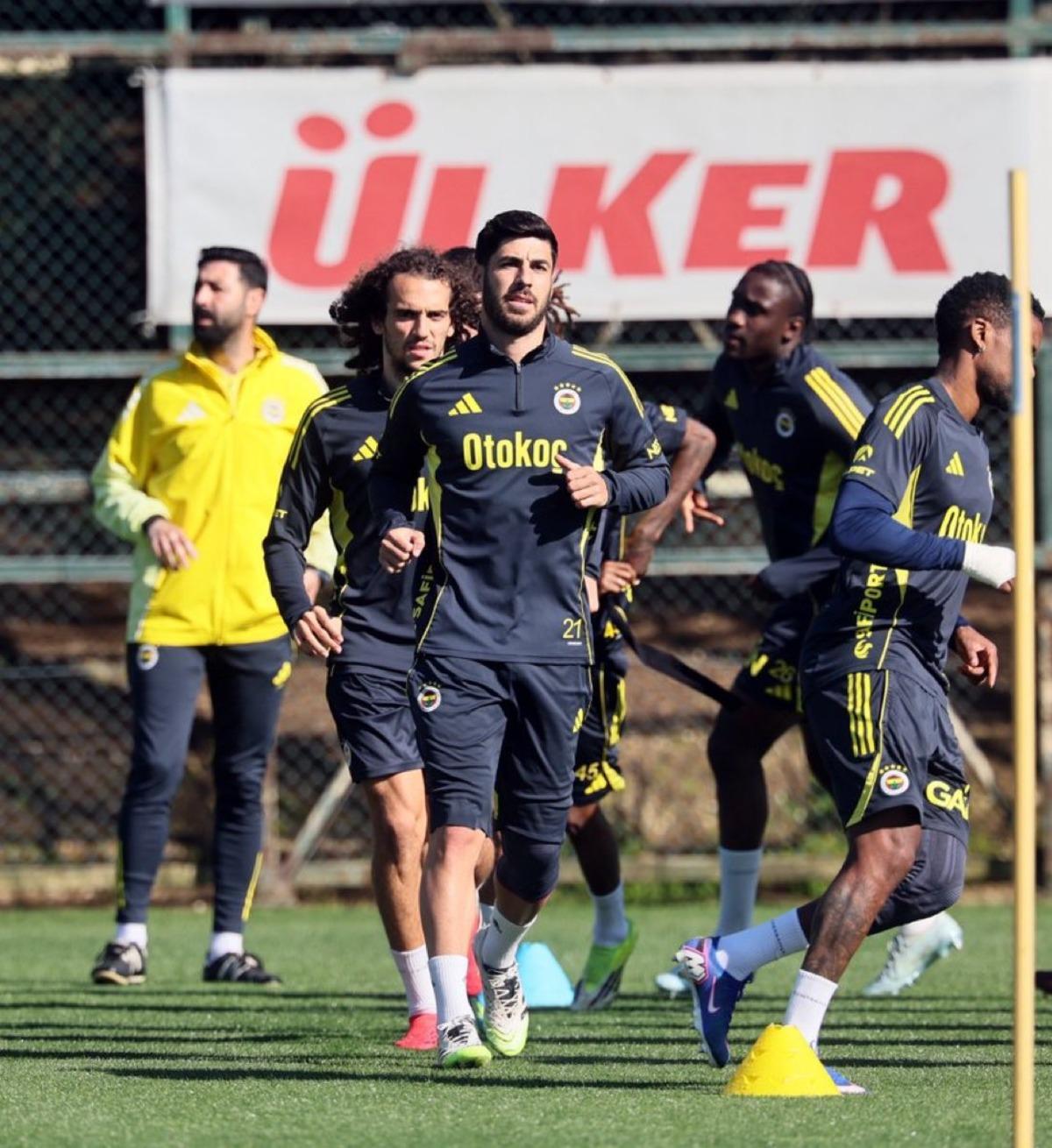 Fenerbahçe de derbiye saatler kala Asensio gelişmesi! 1