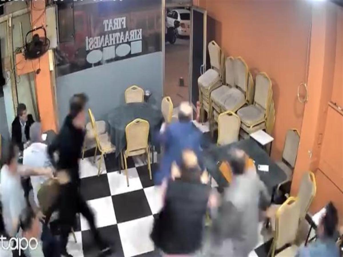 Olayın adresi Sultangazi: Y&uuml;ksek m&uuml;ziğin titreşimini deprem sanıp ka&ccedil;tılar! O anlar kamerada  2