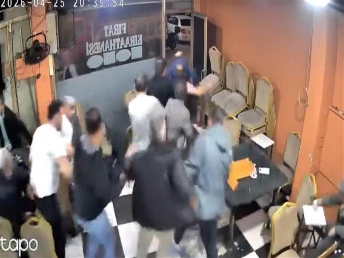 Olayın adresi Sultangazi: Y&uuml;ksek m&uuml;ziğin titreşimini deprem sanıp ka&ccedil;tılar! O anlar kamerada  4