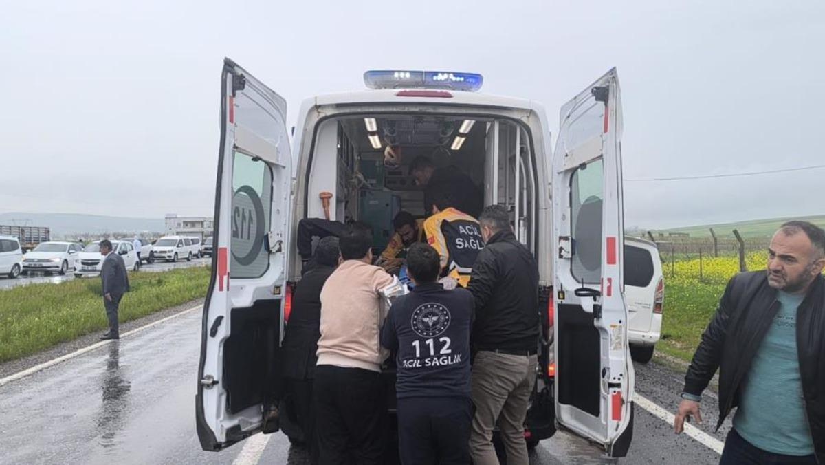 Siirt te otomobil ile kamyonet &ccedil;arpıştı: 2 &ouml;l&uuml;, 3 ağır yaralı 3