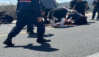 Niğde'de iki motosiklet kafa kafaya &ccedil;arpıştı: 2 yaralı