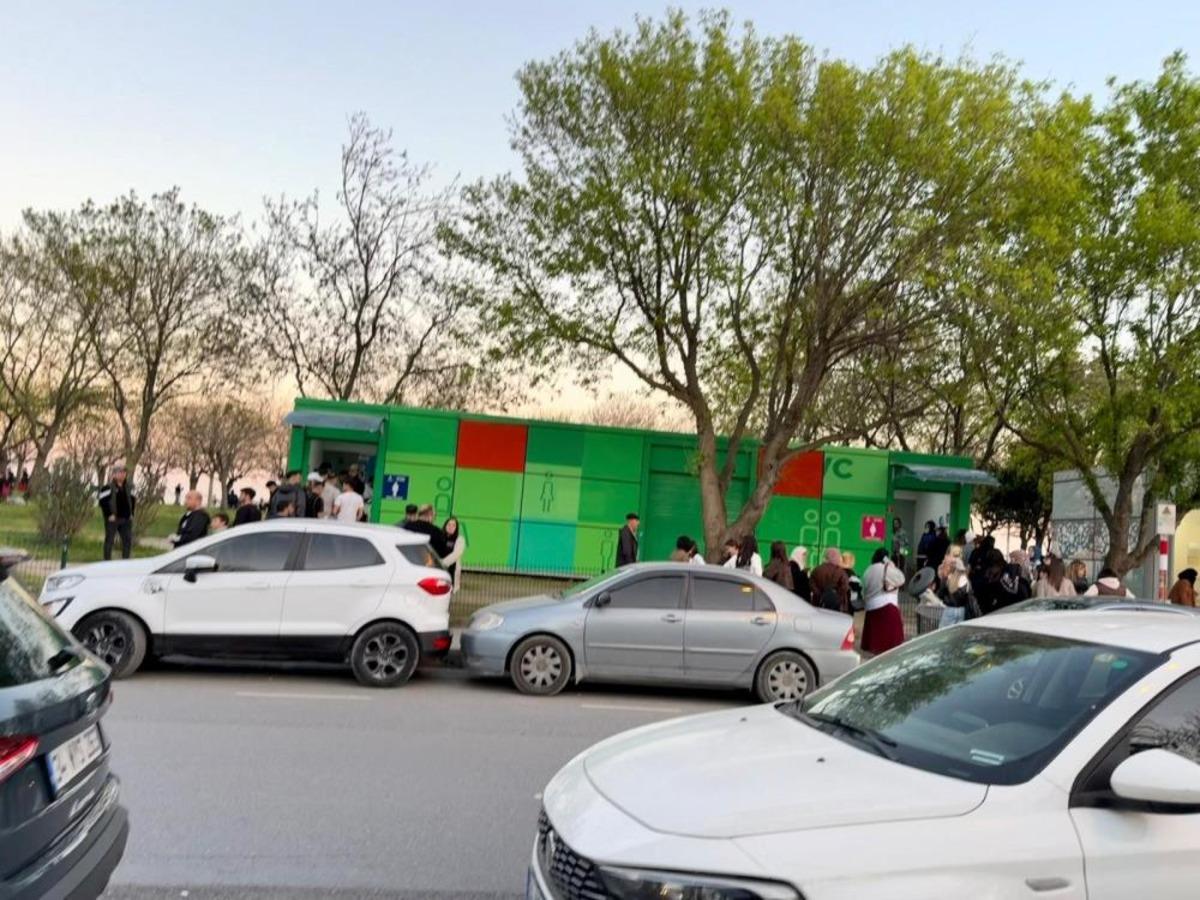 Avcılar da havaların ısınmasını fırsat bilen vatandaşlar sahile akın etti 2