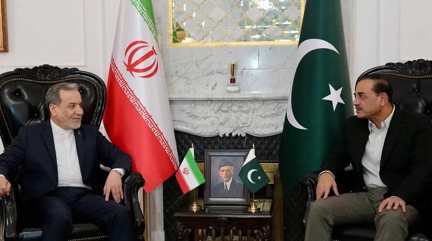 İran Dışişleri Bakanı Arak&ccedil;i, Pakistan Genelkurmay Başkanı Munir ile bir araya geldi