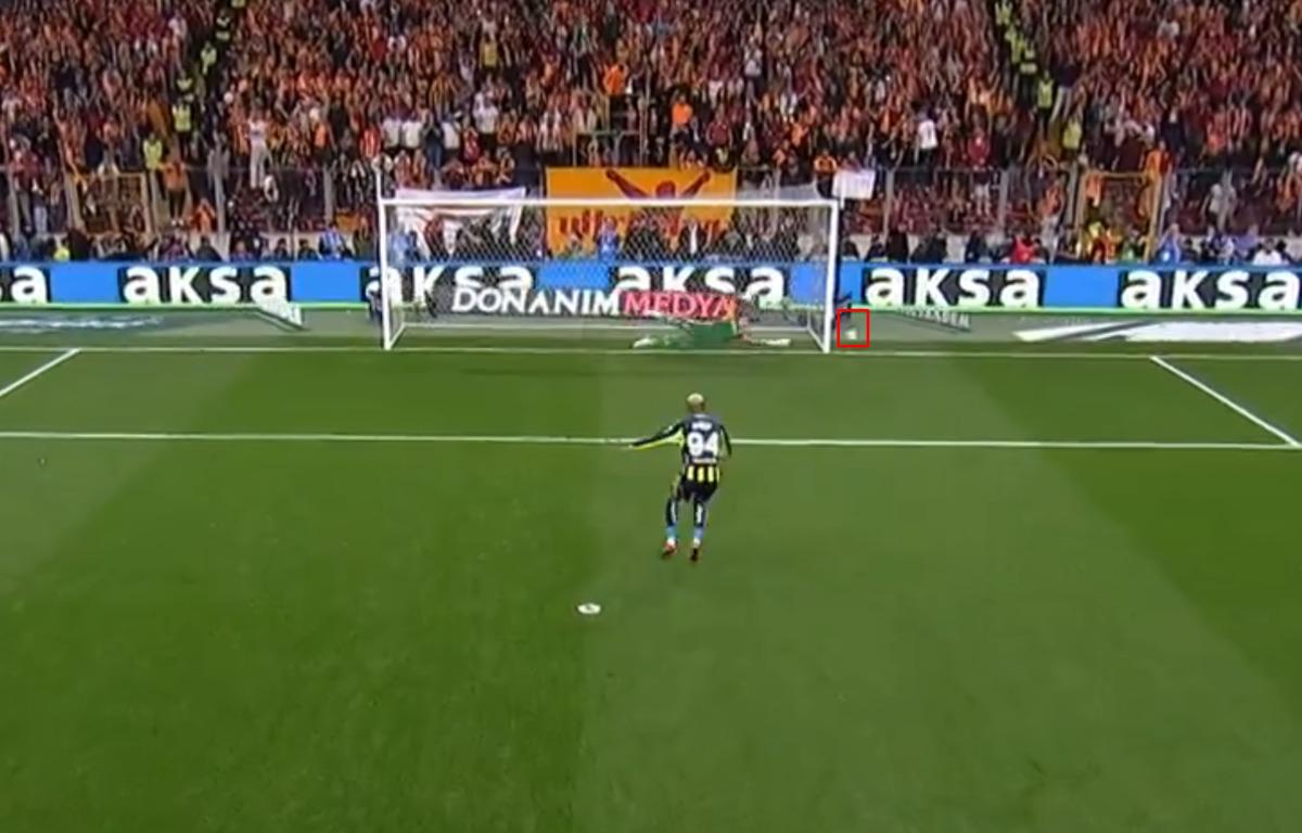 Derbide penaltı krizi! Talisca ka&ccedil;ırdı, Galatasaray isyan etti 1