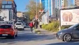 Maltepe&rsquo;de s&uuml;r&uuml;c&uuml;y&uuml; darbedip motosikletine el koydular