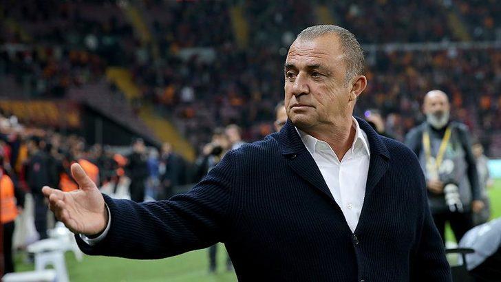 Akhisar önünde yaşanan kupa şoku sonrası kemerleri iyice sıkan teknik direktör Fatih Terim futbolcularıyla toplantı yaptı.