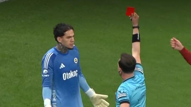 Fenerbahçe'de Ederson ile hakem Yasin Kol kafa kafaya geldi! Kırmızı kartla atıldı