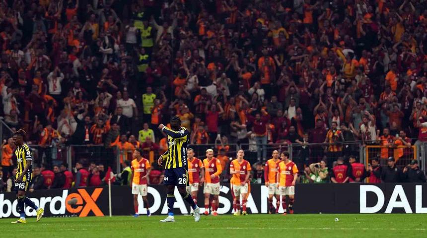 (&Ouml;zet) Galatasaray - Fenerbah&ccedil;e Ma&ccedil;ı &Ouml;zeti ve T&uuml;m &Ouml;nemli Anları