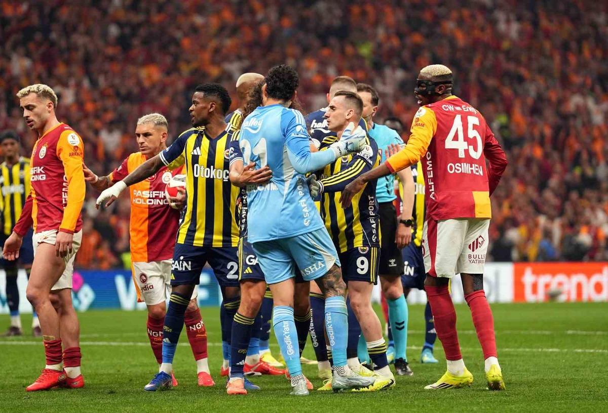 Kerem Akt&uuml;rkoğlu sitem etti! "Keşke demeyelim dedik ama..." 2