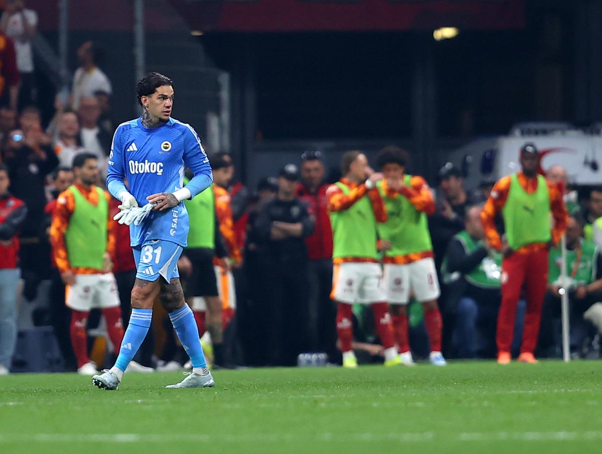 Emre Bol derbi sonrası çıldırdı! "O şerefsiz o hain Ederson’u bakalım otobüse bindirecekler mi!" 2