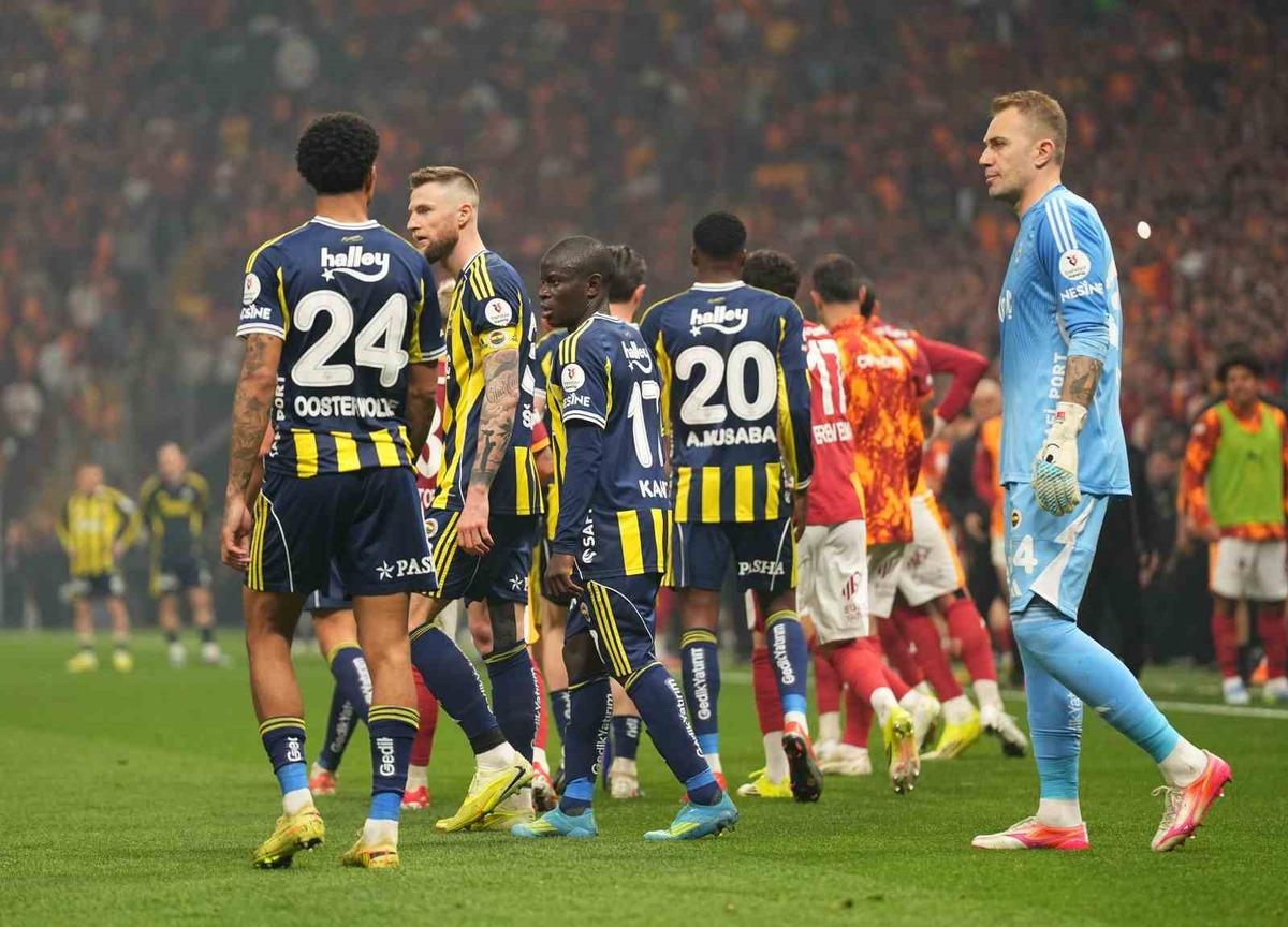 Fenerbah&ccedil;e de gece yarısı &ccedil;arpıcı karar! Y&ouml;netim kurulu toplanıyor 2