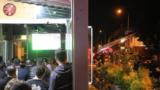 Yer: Sakarya! ⁠Mahalle yanarken onlar derbiyi izledi