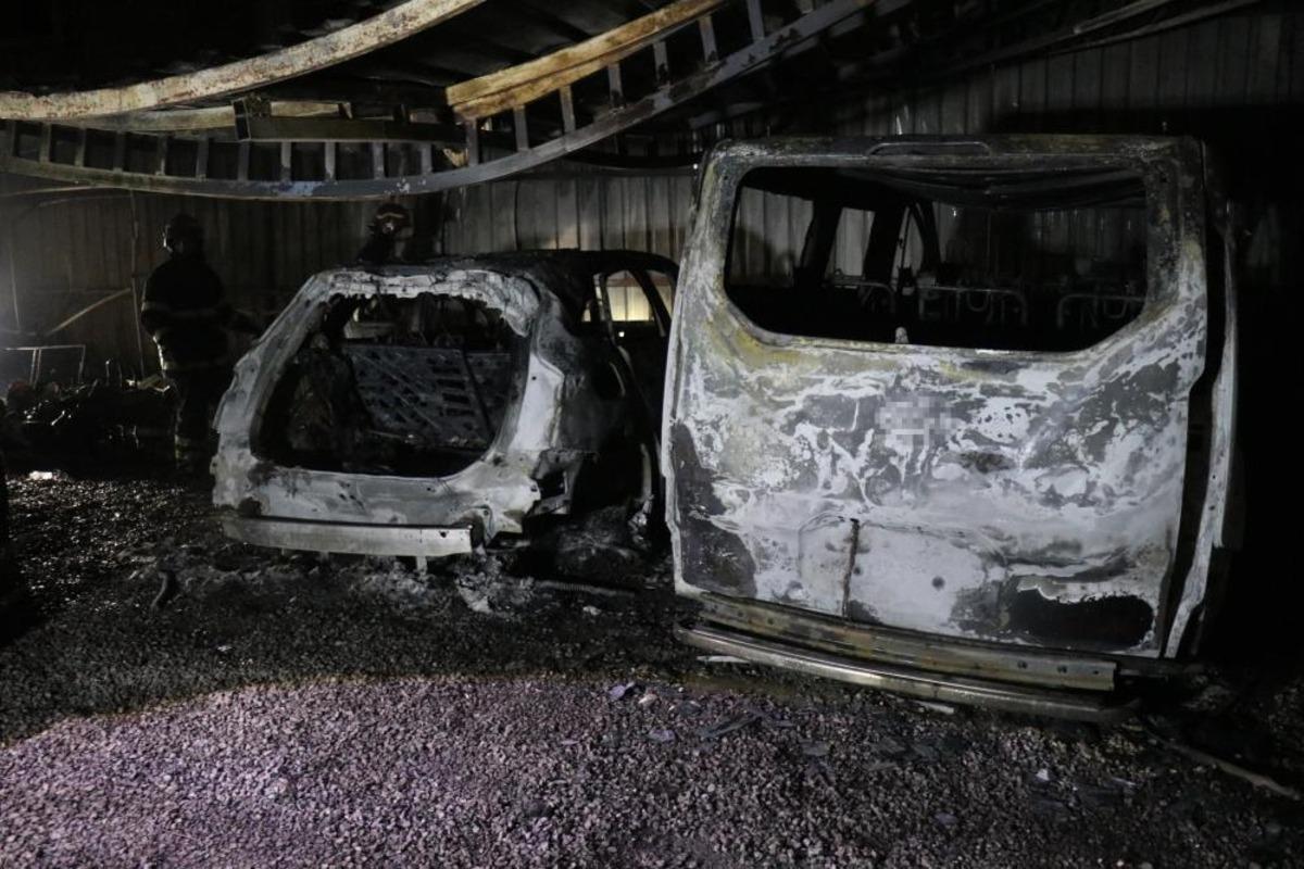 Yer: Sakarya! ⁠Mahalle yanarken onlar derbiyi izledi 1