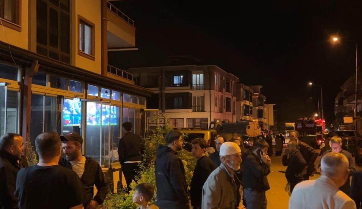 Yer: Sakarya! ⁠Mahalle yanarken onlar derbiyi izledi 2