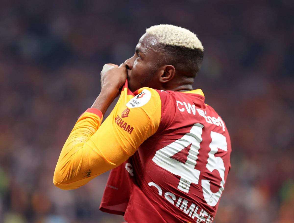 Victor Osimhen den Fenerbah&ccedil;e ye ağır taş! "Antrenmanlarda daha &ccedil;ok yorulduk" 1