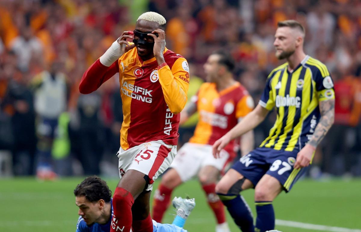 Victor Osimhen den Fenerbah&ccedil;e ye ağır taş! "Antrenmanlarda daha &ccedil;ok yorulduk" 2