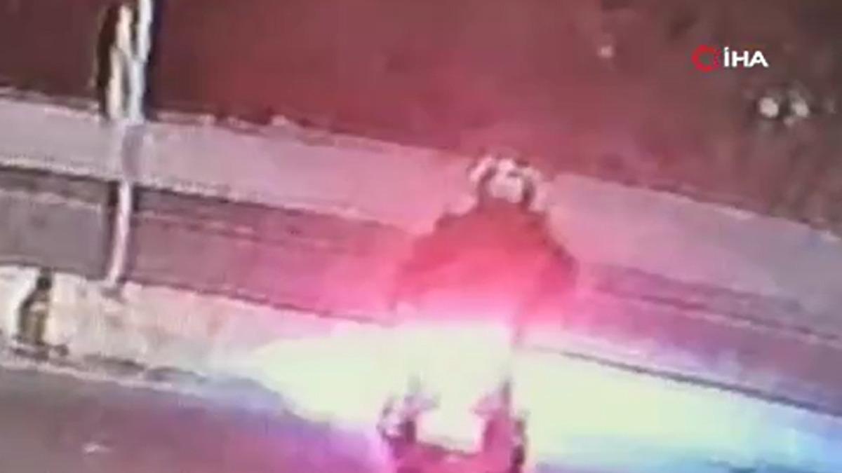 Sarıyer de &uuml;niversite &ouml;ğrencilerini taciz eden şahıs yakalandı: "Anlık şeytana uydum" 1