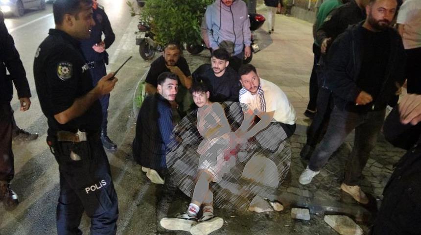 Antalya'da derbi galibiyetini kutlayan bir taraftar bı&ccedil;akla yaralandı