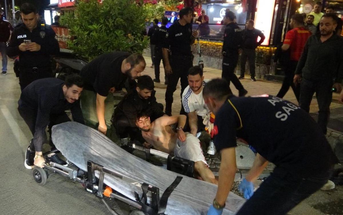 Antalya da derbi galibiyetini kutlayan bir taraftar bı&ccedil;akla yaralandı 2