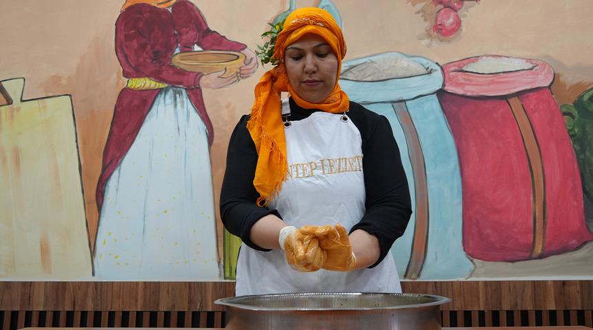 Eşine yardım etmek i&ccedil;in gitti kendi işinin patronu oldu!