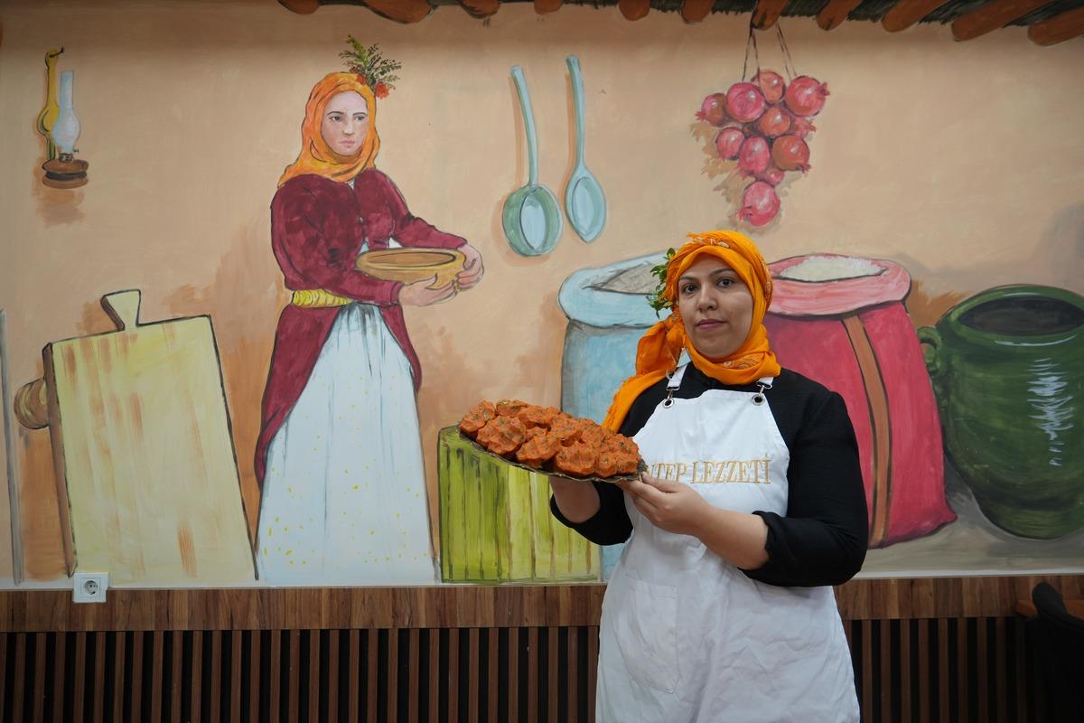 Eşine yardım etmek i&ccedil;in gitti kendi işinin patronu oldu! 2